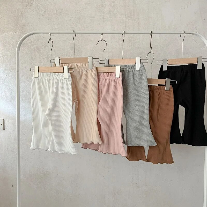 Maziem bērniem, mazuļiem, meitenēm, uzplaiksnītām biksēm vienkrāsains, elastīgs viduklis, zvana apakšdaļa Koreja bērniem, meitenēm, rievotas kokvilnas bikses, apģērbi 0-5 g.