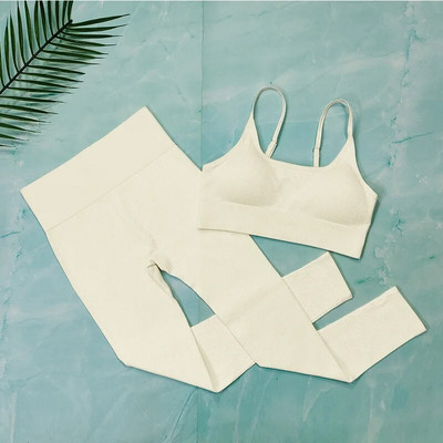 Naiste spordiülikonna joogakomplektid Õmblusteta soonikuga spordisäärikud fitness-treeninguks Riided naistele jõusaalikomplekt Kaheosalised riided