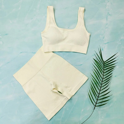 Naiste spordiülikonna joogakomplektid Õmblusteta soonikuga spordisäärikud fitness-treeninguks Riided naistele jõusaalikomplekt Kaheosalised riided