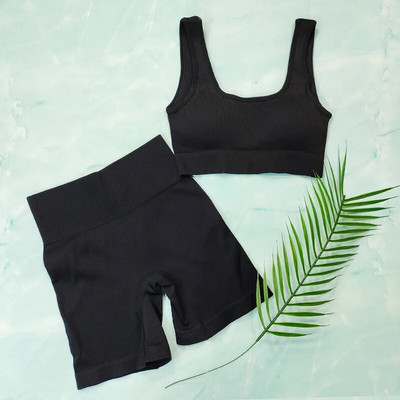 Naiste spordiülikonna joogakomplektid Õmblusteta soonikuga spordisäärikud fitness-treeninguks Riided naistele jõusaalikomplekt Kaheosalised riided