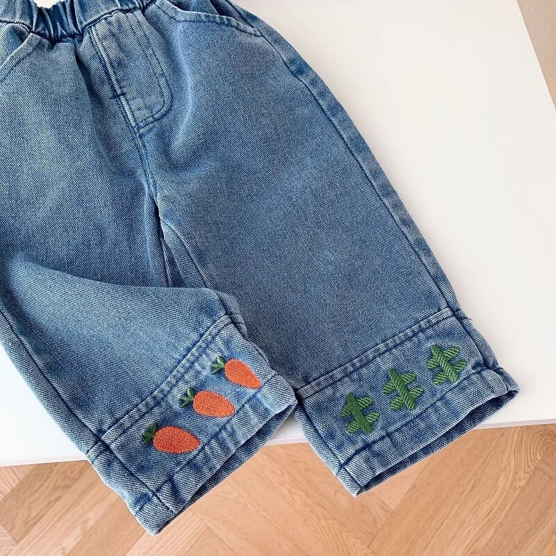 2023-as divat Gyermek lány farmernadrág 0-6 éves kisgyermek gyerekeknek rugalmas derékhímzés széles szárú farmer nadrág, tavaszi ruhákhoz