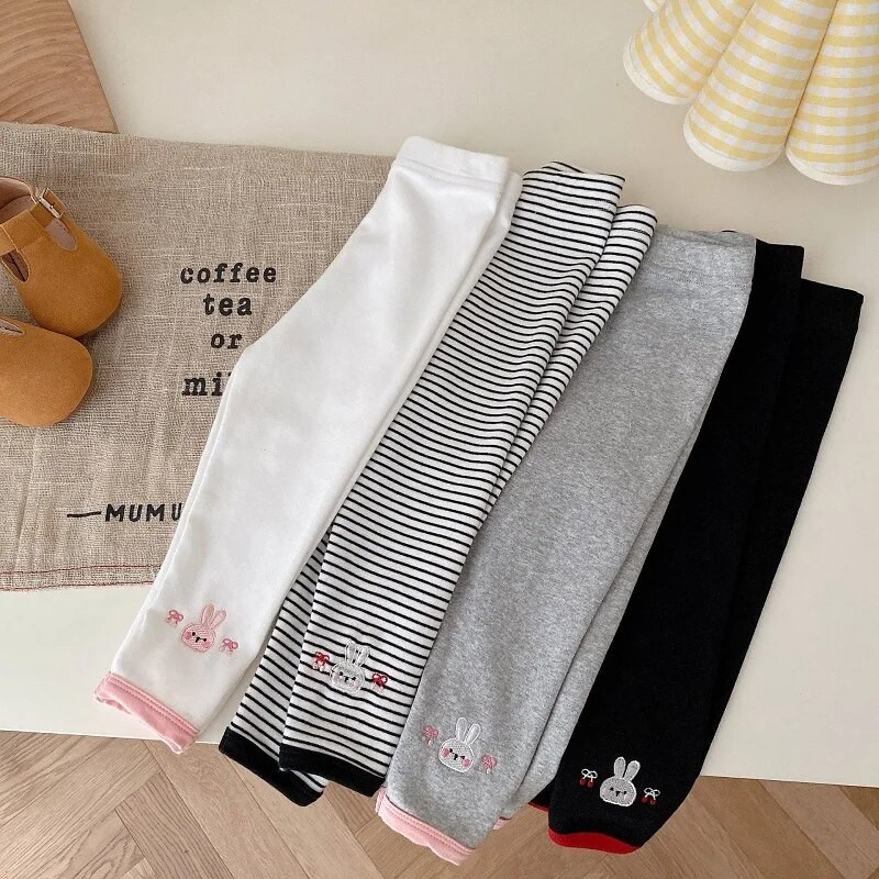 Jauki bērni, meitenītes stulpiņi 0–6 gadus veci bērni, elastīgs viduklis, multene, lācis, izšūtas zeķubikses, ikdienišķas, svītrainas biksīšu rudens drēbes