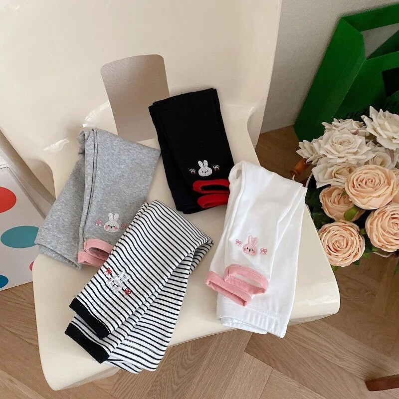 Jauki bērni, meitenītes stulpiņi 0–6 gadus veci bērni, elastīgs viduklis, multene, lācis, izšūtas zeķubikses, ikdienišķas, svītrainas biksīšu rudens drēbes