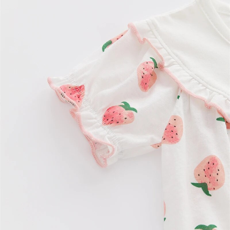 Vasaras īsās piedurknes jaundzimušo bodiji, mežģīnes, meiteņu kombinezoni ar zemeņu apdruku