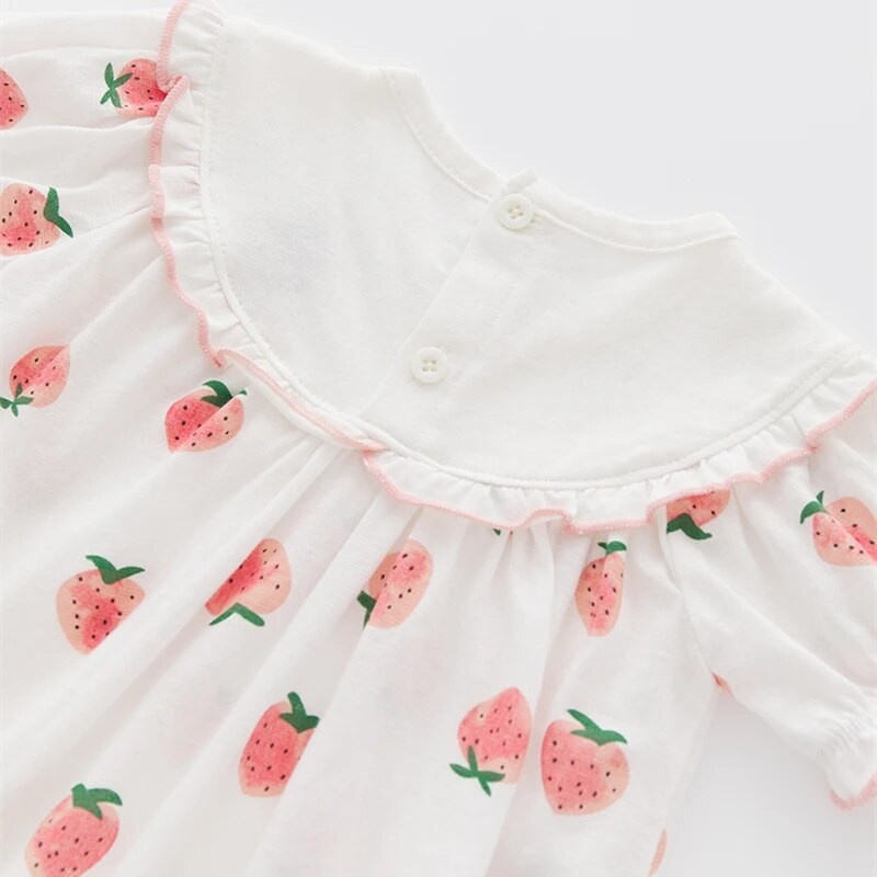 Vasaras īsās piedurknes jaundzimušo bodiji, mežģīnes, meiteņu kombinezoni ar zemeņu apdruku