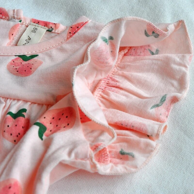 Flying Sleeves Καλοκαιρινό νεογέννητο μωρό Rompers Κοριτσάκι Jumpsuit Strawberry print Κοντό μανίκι κοριτσίστικα ρούχα