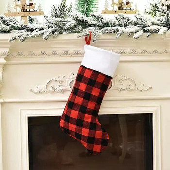Нови коледни декорации Червени и черни карирани коледни чорапи Подарък Подарък Торбичка за бонбони Висулка