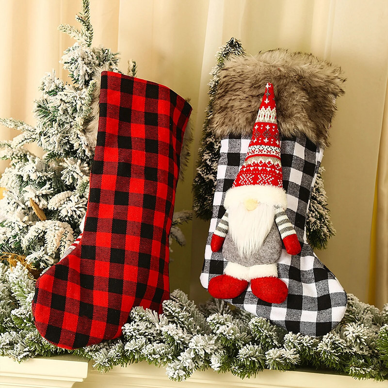 Velike božićne poklon čarape Božićni ukrasi za dom Torbe PP pamučna netkana tkanina Ženska crveno crna kockasta novogodišnja bombona