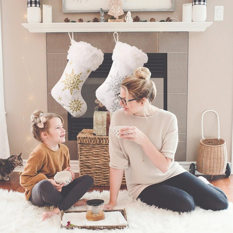 19,7 inčni božićni ukrasi za čarape od flanela s bisernim pahuljama 1 kom