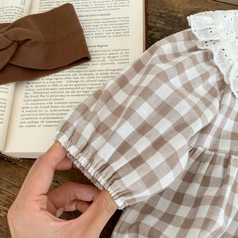 Βρεφικό κορμάκι 2023 άνοιξη Βρεφικά ρούχα για κορίτσια Μακρυμάνικα καρό ολόσωμη φόρμα δαντέλα Peter Pan γιακάς για νήπιο One Pieces Νεογέννητα ρούχα