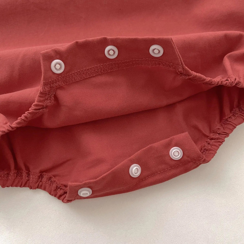 Ins Φθινόπωρο νεογέννητο κοριτσίστικο κορμάκι ρετρό δαντέλα βολάν αμάνικο βρεφικό κόκκινο One Piece Γλυκά ρούχα για νήπια