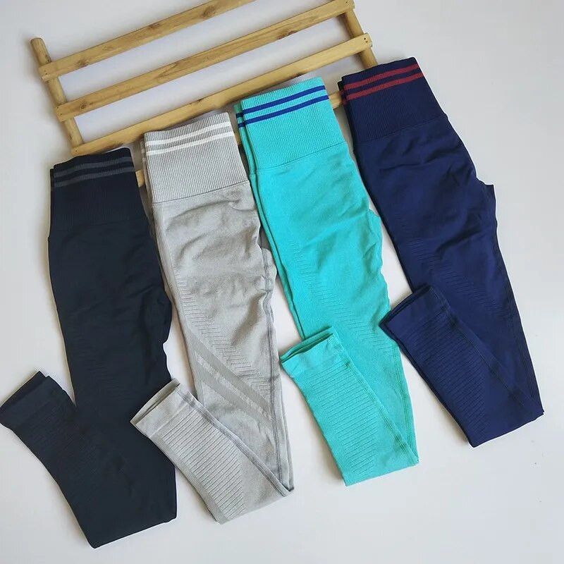 Bešavni sportski set Ženski 4 boje 2-dijelni kratki top grudnjak Kratke hlače Joga Sportsko odijelo Odjeća za trčanje Odjeća za fitness Komplet za teretanu