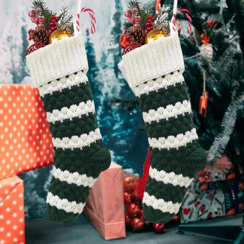 1gab Ziemassvētku Ziemassvētku vecīša un sniegavīra un ziemeļbriežu zeķu rotājums, Ziemassvētku zeķu piekarināms kulons