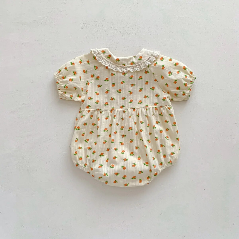 Mazuļu vasaras drēbes jaundzimušo bērnu bodijs meitenēm ar īsām piedurknēm ziedu viengabala mežģīnes Pētera Pena apkakles zīdaiņu toddler meiteņu kombinezons