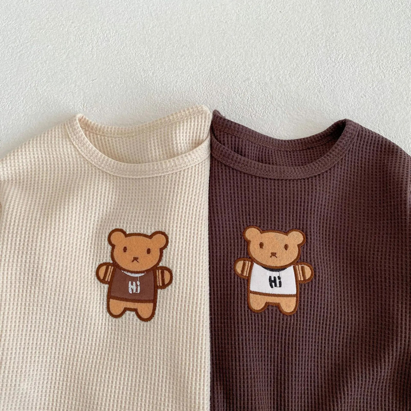 2023. gada pavasara rudens bērnu apģērbu komplekti, vafeļu lācītis, izšuvumi ar garām piedurknēm, topi un bikses, 2 gab.