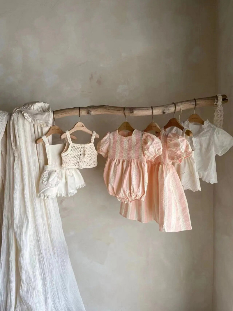 2023. gada vasaras bērnu apģērbi Jaundzimušo zīdaiņu meiteņu bodijs, svītrains viendaļīgs kombinezons vai mazuļu meiteņu princešu kleitas ar pufām piedurknēm