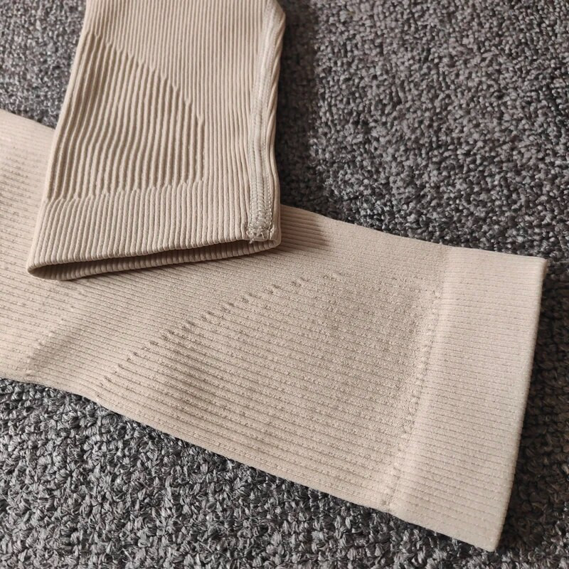 Bešavni set Odjeća za teretanu Set za jogu Ženska trenirka Sportsko odijelo s rebrastim rukavima Grudnjak za fitness Tajice s visokim strukom Komplet za vježbanje Sportska odjeća