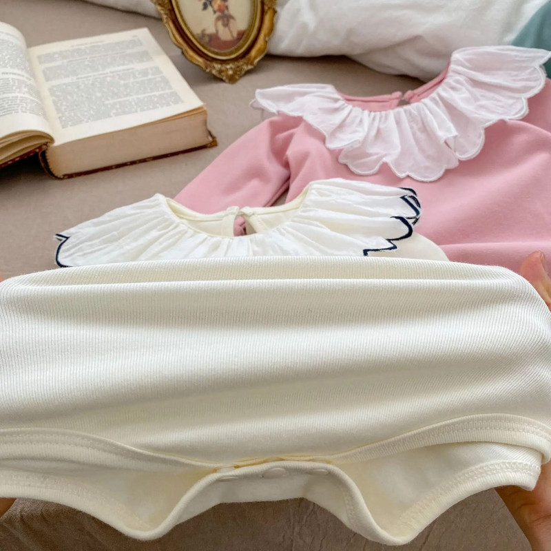 Pavasara jauns, jaundzimušo meiteņu bodijs ar volānu apkaklīti Jaundzimušo kokvilnas apģērbi meitenēm, masīvi garām piedurknēm kombinezoni, mazi viengabala rombiņi