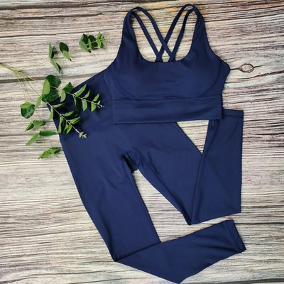 Modes sporta zāles komplekti Active Wear Sieviešu pelēks Jogas komplekts Elpojošs Sieviešu treniņu 2 daļīgs komplekts Sieviešu sporta tērpi Apģērbu vairumtirdzniecība