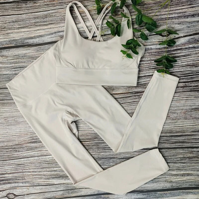 Modes sporta zāles komplekti Active Wear Sieviešu pelēks Jogas komplekts Elpojošs Sieviešu treniņu 2 daļīgs komplekts Sieviešu sporta tērpi Apģērbu vairumtirdzniecība