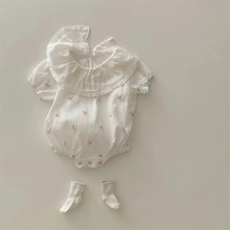 5965B Tüdrukute riided 2023 Suvi Uus armas lahe tšekk Lootoselehe krae ronimisriided Armsad tüdrukute ühes tükis riided