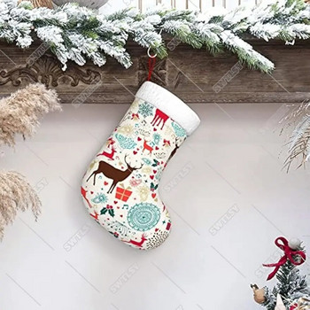 Коледните чорапи са изненадващ подарък за деца и са украсени, за да посрещнат настъпването на Коледа
