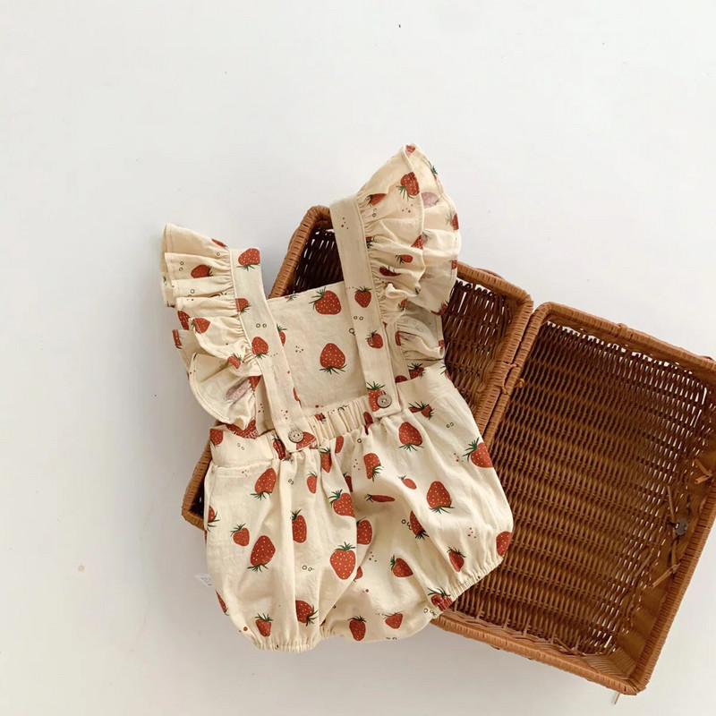 6630 Korejska odjeća za djevojčice Ljeto 2023. Nova modna jednodijelna odjeća za slatke djevojčice Kombinezoni letećih rukava s printom jagoda