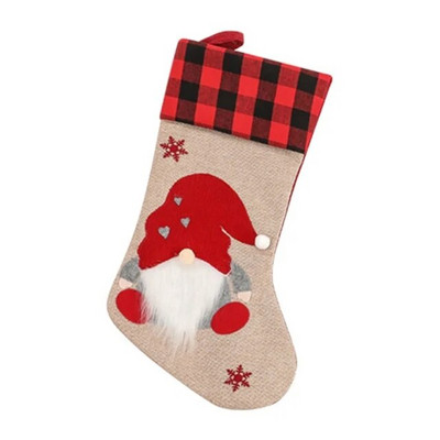 Karácsonyi dekoráció Karácsonyi zoknik medálok kis csizmák gyerekeknek újévi cukorka táska ajándék kandalló fa díszek