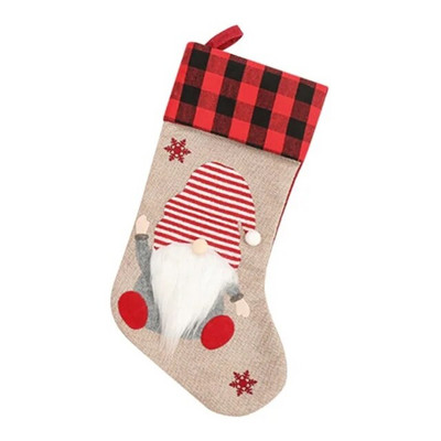 Karácsonyi dekoráció Karácsonyi zoknik medálok kis csizmák gyerekeknek újévi cukorka táska ajándék kandalló fa díszek