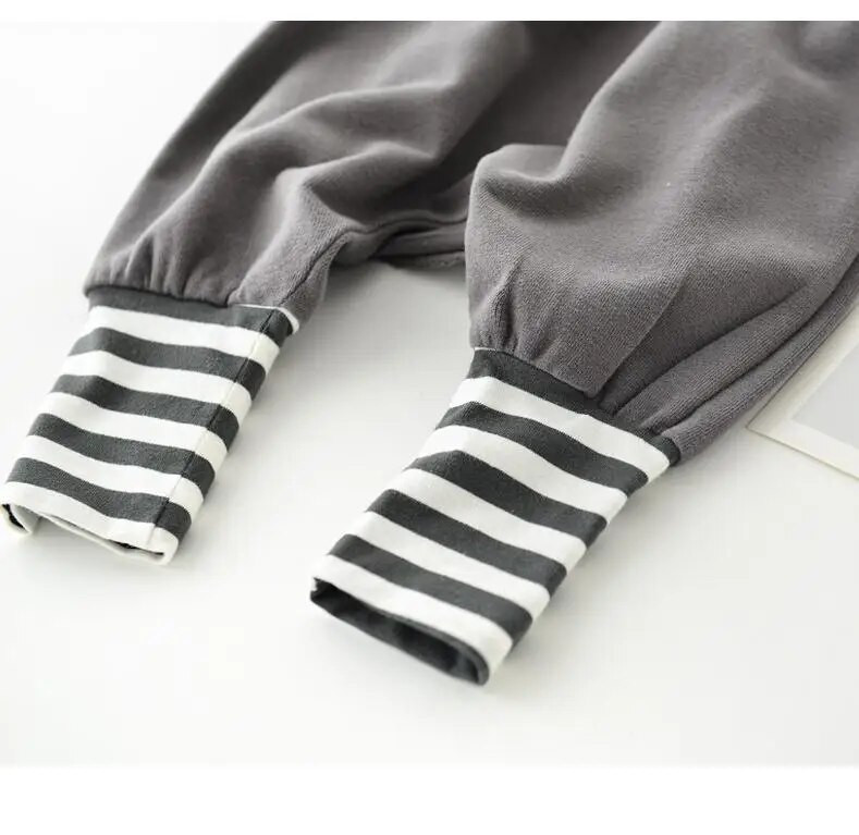 Jesenske dječje hlače za dječake 2023. Nove korejske dječje hlače iz crtića visokog struka Pamučna odjeća za djevojčice 0-3 godine Prugasta odjeća