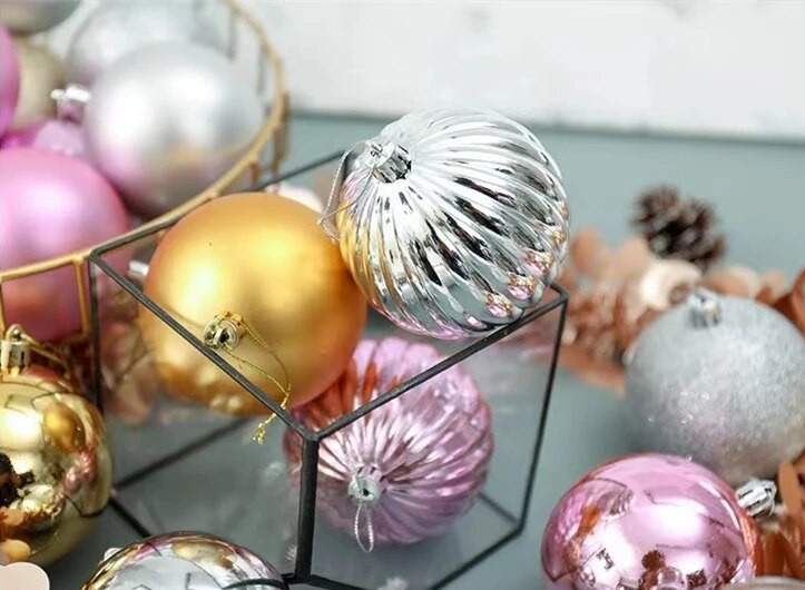 Ziemassvētku eglītes neplīstoši rotājumi Ziemassvētku balles Ziemassvētku brīvdienu un ballīšu rotājumiem Komplekts 34 ar 4 cm