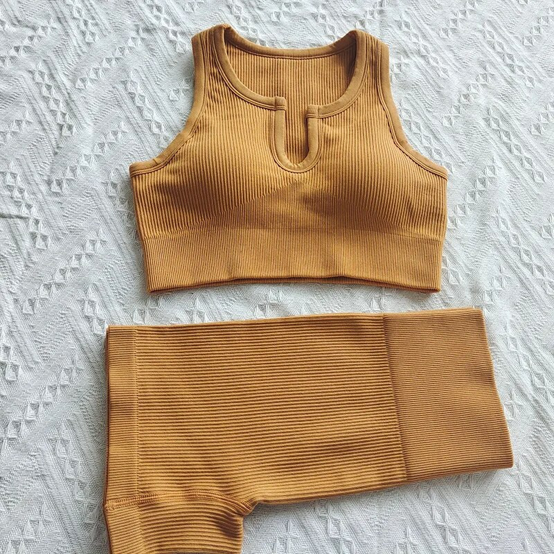 Naiste joogakomplektid U-kraega rinnahoidja kõrge vöökohaga lühikesed püksid Spordikomplekt Naiste soonikuga treeningriietus Jooksuülikond Fitness Õmblusteta spordirõivad