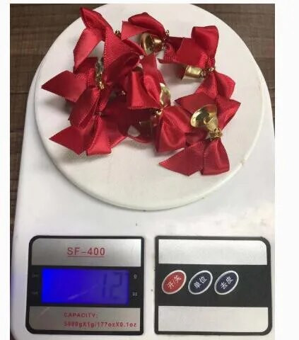 Ziemassvētku zelta zvans sarkans bantiņš Ziemassvētku rotājums bantiņš Ziemassvētku sarkanais bants Ziemassvētku eglītes ornaments новый год Navidad 2023 Natal