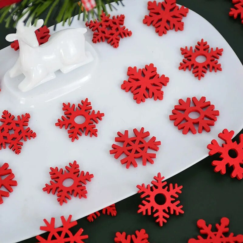 50gb 35mm jauktas formas koka baltas sniegpārslas Ziemassvētku dekors Ziemassvētku koka kuloni ornaments mājām Jaungada Ziemassvētku rotājumi