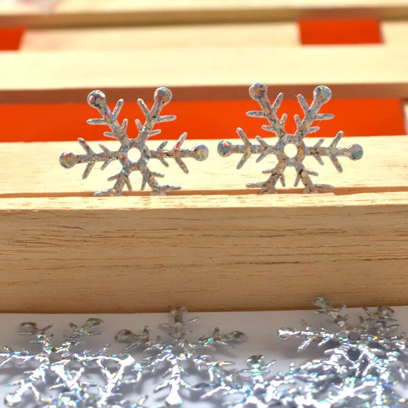 Veleprodaja 400 kom 25 mm Snježne pahuljice sa svjetlucavim laserskim platnenim aplikacijama za vjenčanja/zabave/vijence/božićne dekoracije Rukotvorine DIY dodaci