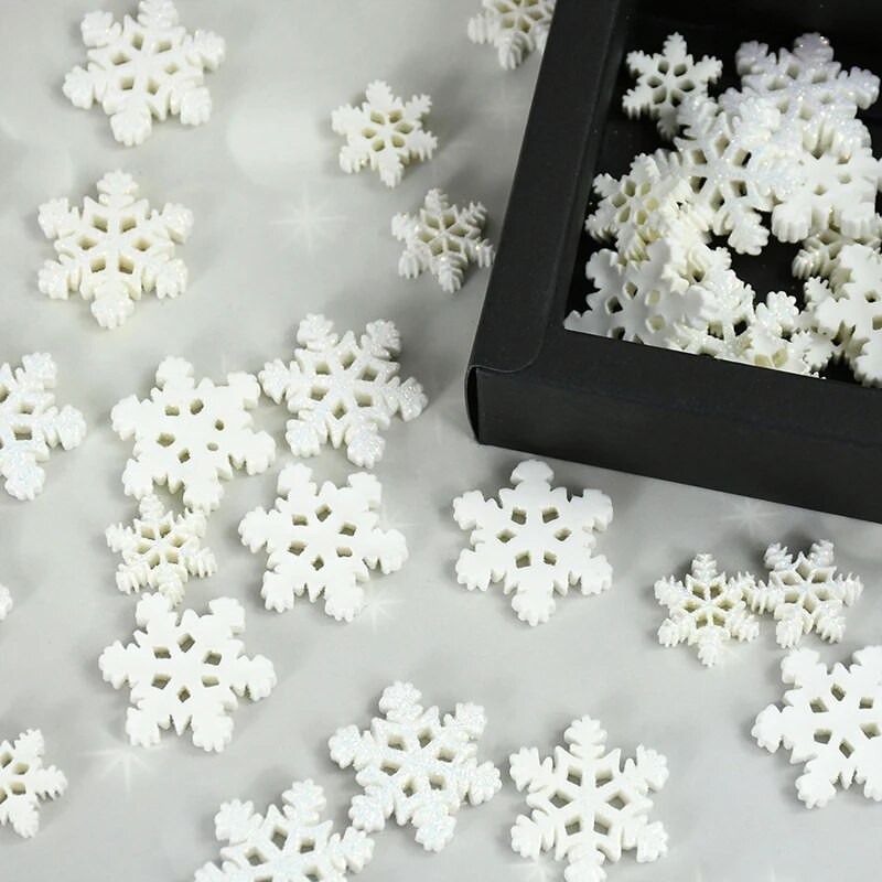 20gab 20/28mm balti sveķu plastmasas sniegpārsliņas plāksteris Ziemassvētku rotājumi Ziemassvētku eglīšu piekariņi Jaungada dekorēšanas piederumi