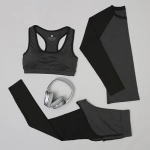 Jaunums Sporta komplekts Sieviešu sporta apģērbs Quick Dry Joga Set Off Krūšturis + Drēbes + Bikses Sporta zāle Skriešanas vingrošana Jogas Uzvalka Tops