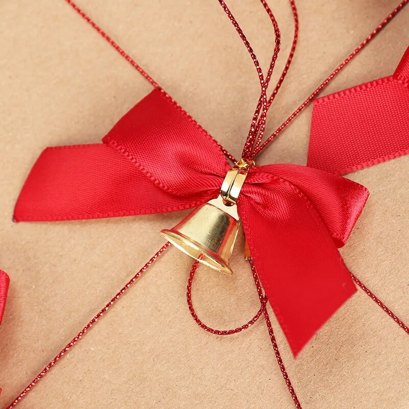 Ziemassvētku rotājumi Zvanu loki Ziemassvētku atmosfēra Dekorāciju veidošana Ziemassvētku eglīšu rotājumi Kulonu dāvanu kastītes Aksesuāri