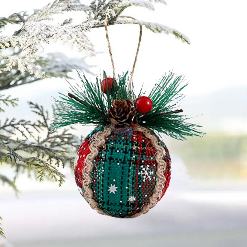 6vnt Raudonos žalios spalvos languoto audinio kalėdinis suvyniotas audinio kamuolys Navidad 6 cm su uogų lapais pakabukais kankorėžiais putplasčio kamuoliuko vainikas