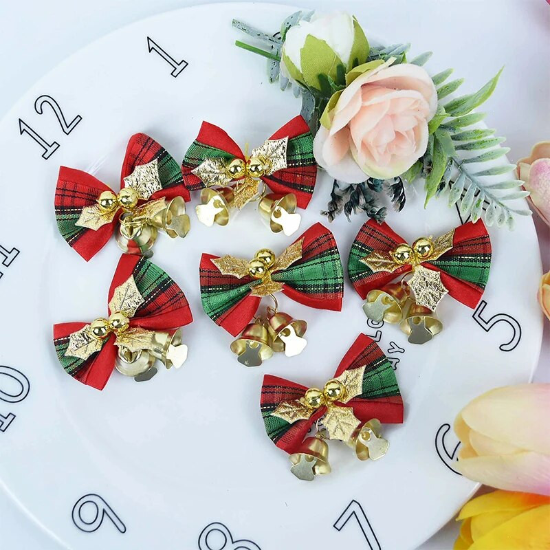 6db karácsonyi masni harangokkal Mini csokorcsomó-dísz, karácsonyi fára akasztó koszorú csípős díszek, ajándékcsomagoló díszek