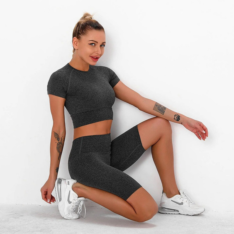 2Pcs Žensko sportsko odijelo Komplet za teretanu Crop Top Bešavne kratke hlače Sklekovi Odjeća za vježbanje Trčanje Odjeća za teretanu Atletsko sportsko odijelo Set za jogu