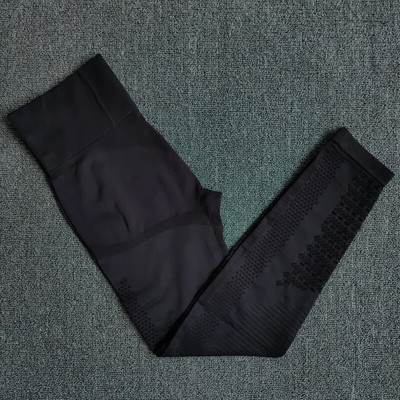 Bezšuvju Sieviešu Jogas Komplekts Sporta Apģērbs Fitnesa Apģērbs Dobs Apgriezts krekls ar augstu vidukli Sporta zāles legingi Sporta tērps