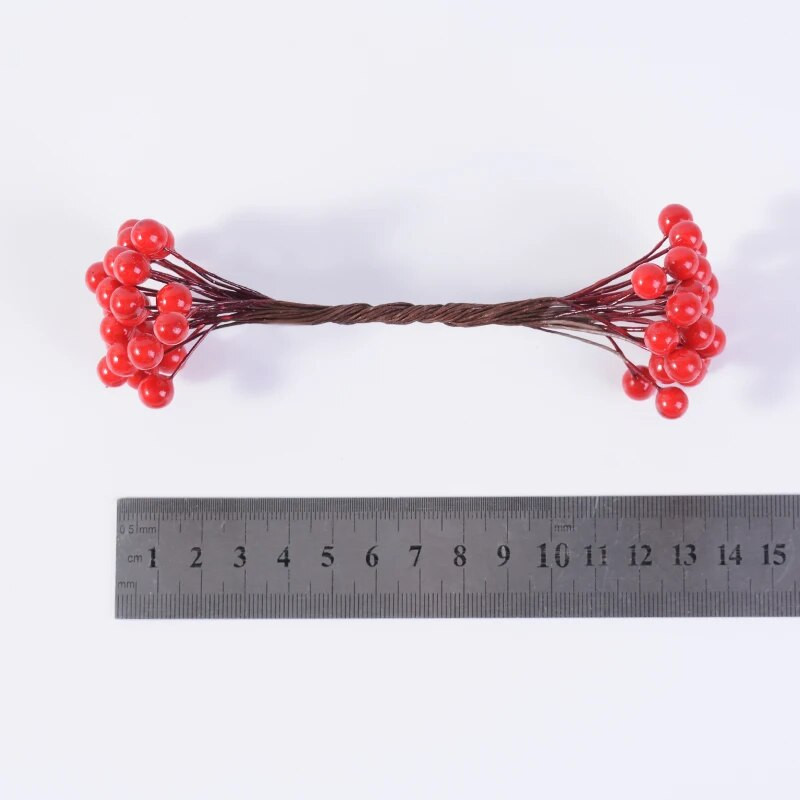 25 gab. 50 galviņas mākslīgo ziedu Ziemassvētku ogu baka kāzu dekorēšanai DIY Scrapbooking Dekoratīvs vainags Viltus ziedi