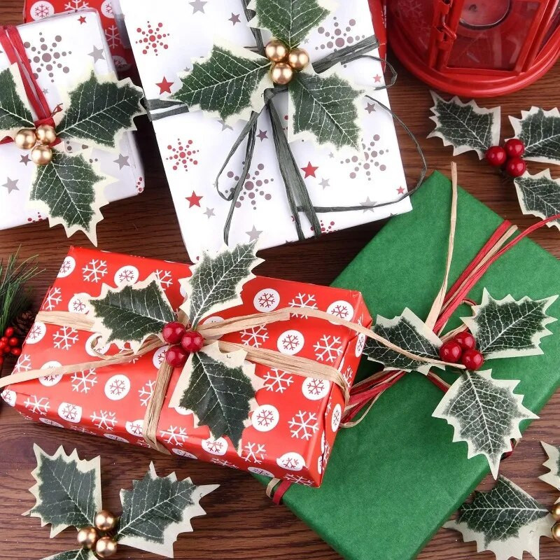 Novo božićno lišće božikovine Umjetne crvene bobice DIY Božićni vijenac Dekoracija za kućnu zabavu Božićno drvce Novogodišnji darovi Dekoracija