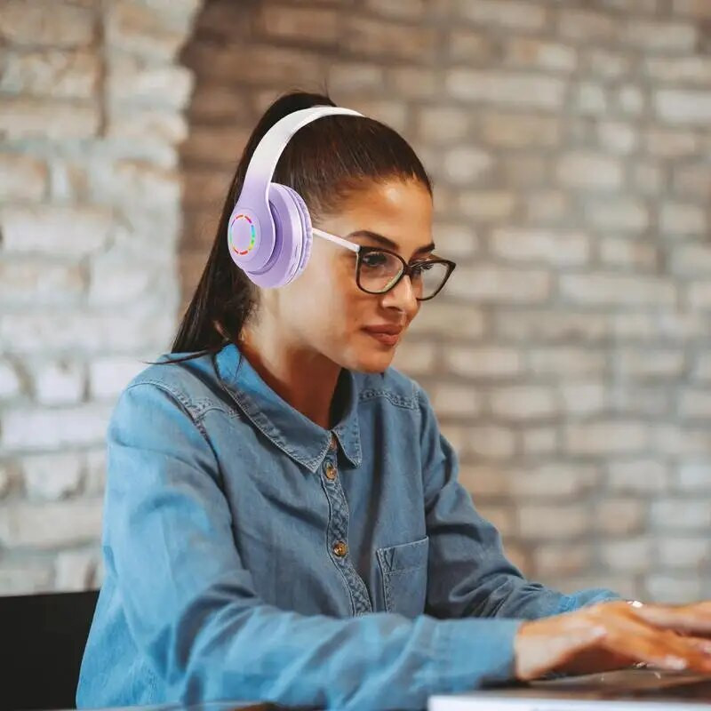 Zema latentuma bezvadu austiņas pārnēsājamas 5.3 spēļu austiņas ar LED gaismu ceļojumu viedtālrunis dators klēpjdators tālrunis TV tiešsaistes klase