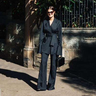 Sieviešu uzvalks Divdaļīgs svītrains auduma jostas siksna ar vienrindu ikdienišķa modes Ērtas pārvietošanās ballītes bikses komplekti Bikses Jauns