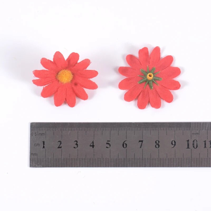 50/100 komada Mini Dasiy Umjetno cvijeće Glava Vjenčane dekoracije za uređenje doma DIY vijenac Poklon kutija Scrapbooking Craft Fake Flowe
