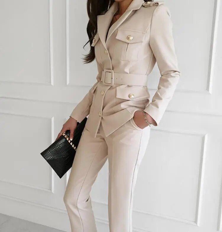 Bālbalti melni bikškostīmi divi gab. komplekti Sieviešu bikškostīmi aprikožu biznesa divrindu pogas, deviņi žakešu bikses, formāli tērpi