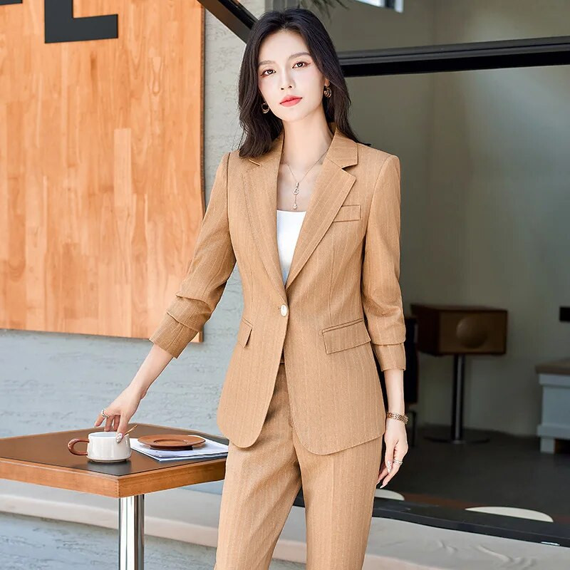 Visokokvalitetna tkanina Jesen Zima Svečana profesionalna poslovna odijela Feminino sakoi za žene s hlačama i jaknama Kompleti kaputa
