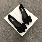 Juodi vienviečiai batai 2023 m. pavasario/rudens moteriški batai sekliais smailiais pirštais, plokščiapadžiais batai moteriški batai su drugeliais, didelio dydžio 44 45 46